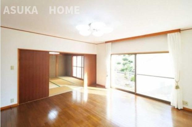 磯子区杉田9丁目の居間・リビング