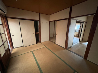 【洋室】 | 明美町平屋東棟南端 | 個人の部屋や寝室として使える洋室です