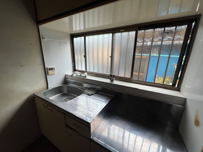 【キッチン】 | 明美町平屋東棟南端 | コンパクトなキッチンで掃除もラクラク