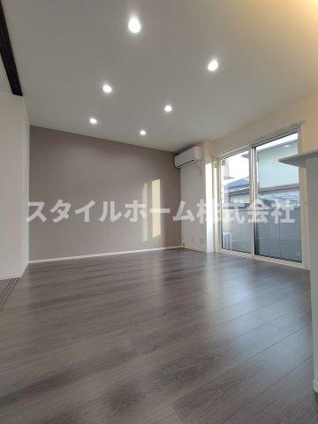 ペルレKの居間・リビング