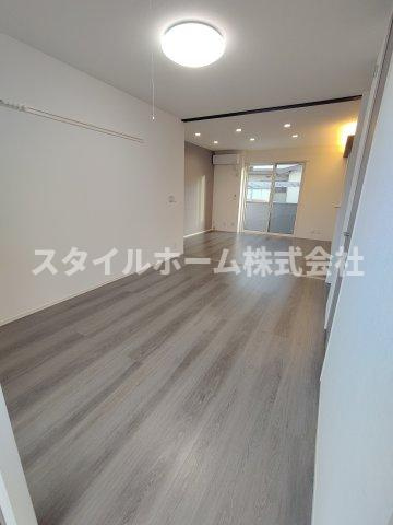 ペルレKの居間・リビング