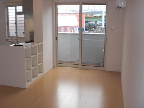 メゾンエミグラント　Ａの居間・リビング|リビング