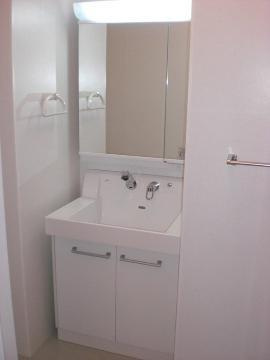 メゾンエミグラント　Ａの洗面所|洗面