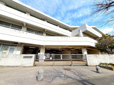 【周辺】 | 釜利谷南小学校まで約300ｍ！小中学校が近く、通学ルートは人通りが多いので、安心して通学できます！