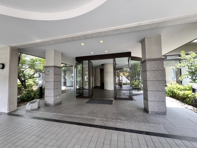 ベル・パークシティ画地ⅢCENTER棟のエントランス