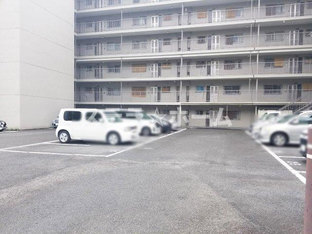 北摂マンションの駐車場|駐車場があります