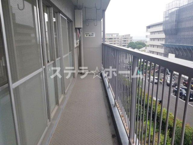 北摂マンションのバルコニー|陽当たり良好なバルコニーです