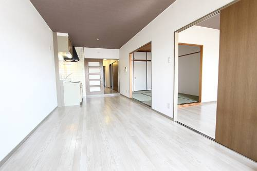 ライフステージ川間の居間・リビング|おしゃれな居間です