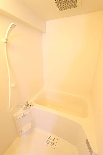 ライフステージ川間の浴室|きれいなお風呂です