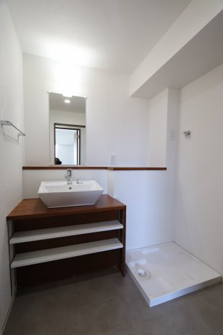 伊藤ハイツ　５０１号室の洗面所|広い洗面スペース