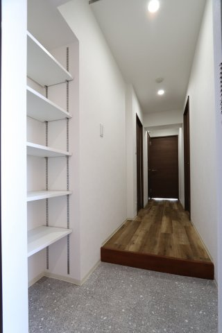 伊藤ハイツ　５０１号室の玄関|落ち着いた玄関です