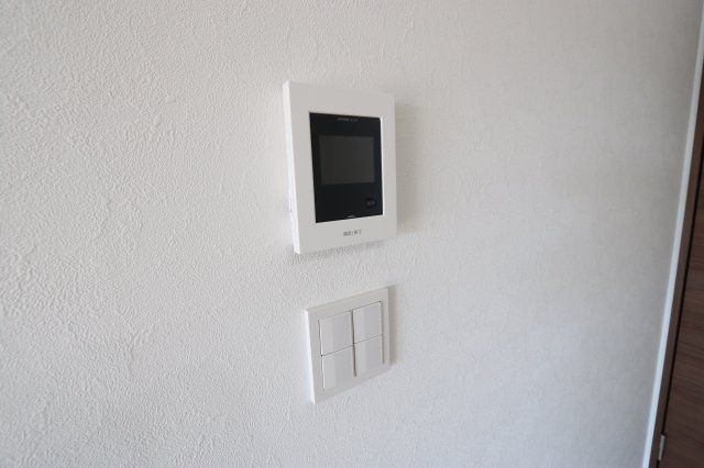 伊藤ハイツ　５０１号室のセキュリティ|リビングにあるモニター付きインターホンになります