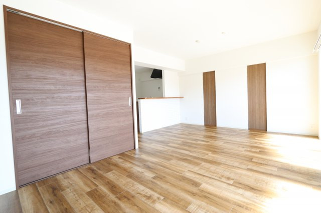 伊藤ハイツ　５０１号室の居間・リビング|こちらの居間で趣味の時間をお楽しみください