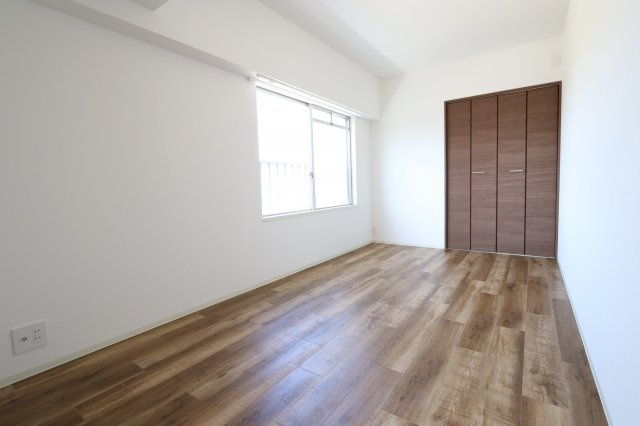 伊藤ハイツ　５０１号室の洋室|6帖の洋室になります