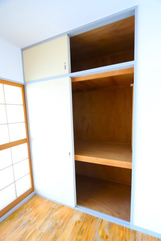 シェモア明正の収納|5.8帖中洋室収納になります