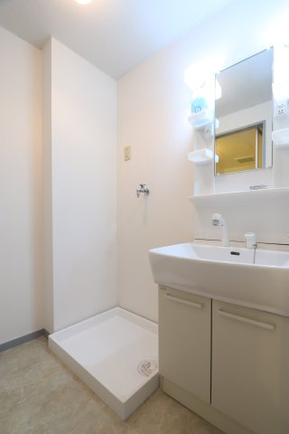 シェモア明正の洗面所|ゆったりとスペースのある洗面所