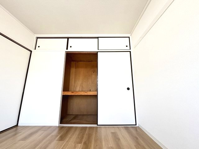 奥行ある押入収納★