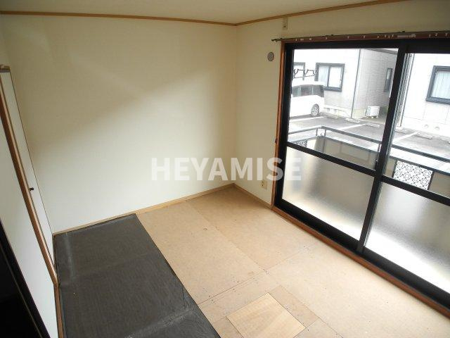 ロイヤルガーデン仲沖Fの内装