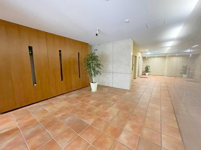 グランシャルマン新大阪のロビー