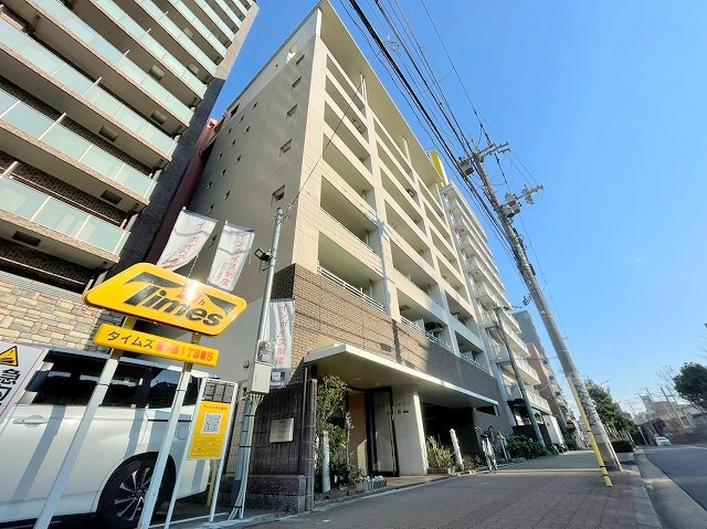 グランシャルマン新大阪の外観