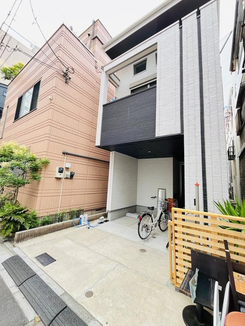 台東区竜泉１丁目の戸建の外観