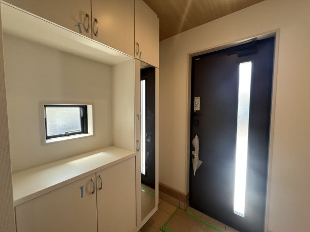 トータルバランス取れた駐車場２台分の幕の内弁当的【青葉区元石川町】新築戸建の玄関