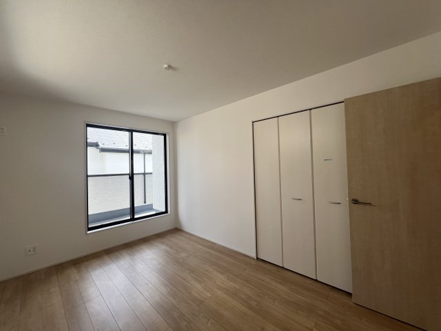 トータルバランス取れた駐車場２台分の幕の内弁当的【青葉区元石川町】新築戸建の洋室|使い勝手のいい洋室です