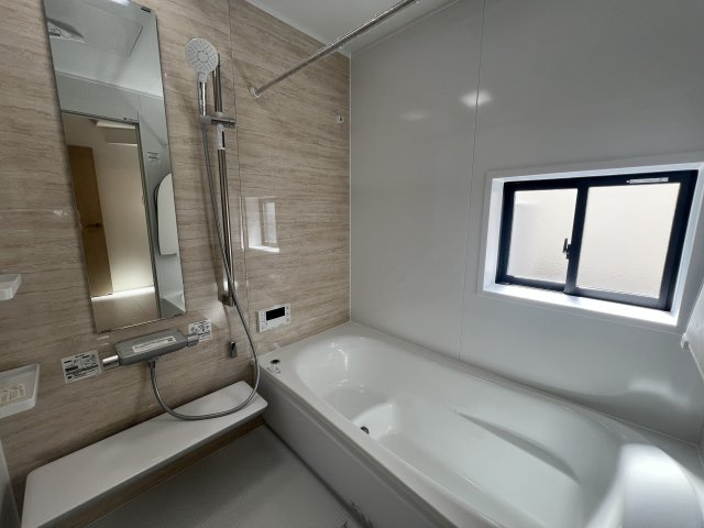 トータルバランス取れた駐車場２台分の幕の内弁当的【青葉区元石川町】新築戸建の浴室|落ち着いた空間のお風呂です