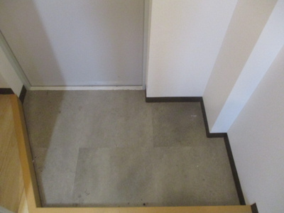 【玄関】 | 岸里AMステーションビル