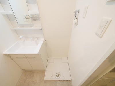 【設備】 | ART Tennouji | 洗濯機置き場です。