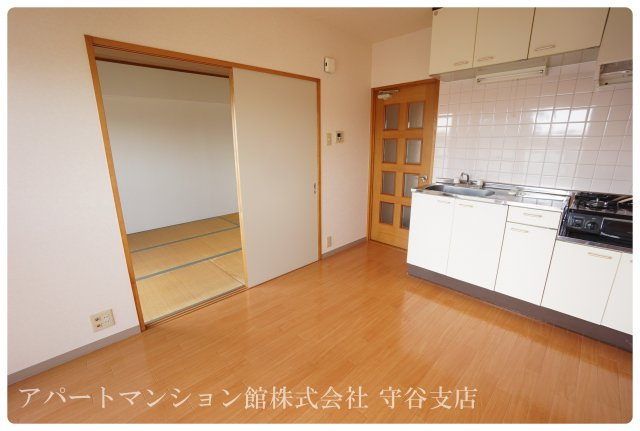 小泉ハイムの洋室