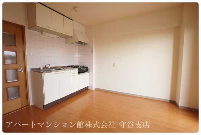 小泉ハイムの居間・リビング