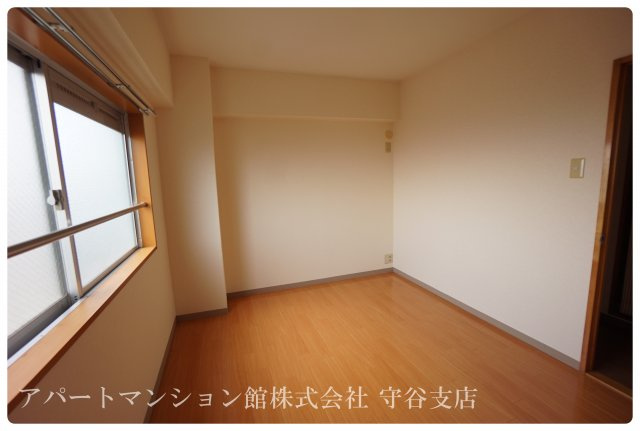 小泉ハイムの洋室