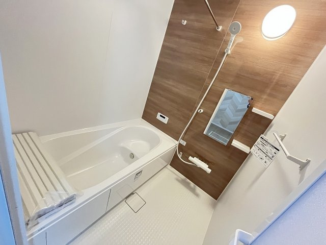 【内装】 | 福岡市早良区有田5丁目1期　1号棟（全3棟）【仲介手数料無料・0円】 | 施工例。浴室です。施工例は完成時と異なる場合があります。