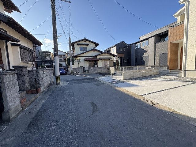 【その他】 | 福岡市早良区有田5丁目1期　1号棟（全3棟）【仲介手数料無料・0円】 | 現地写真。前面道路です。