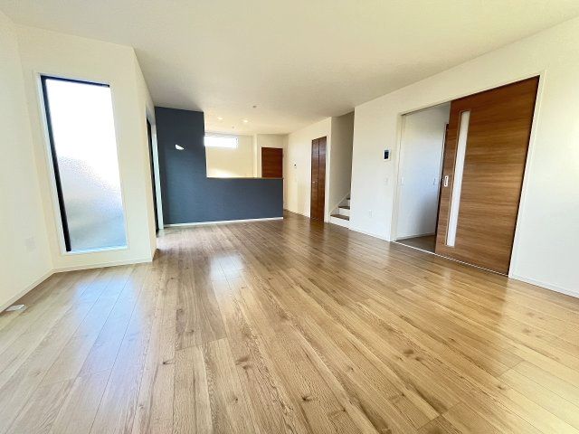 【居間・リビング】 | 福岡市早良区有田5丁目1期　1号棟（全3棟）【仲介手数料無料・0円】 | 現地写真。