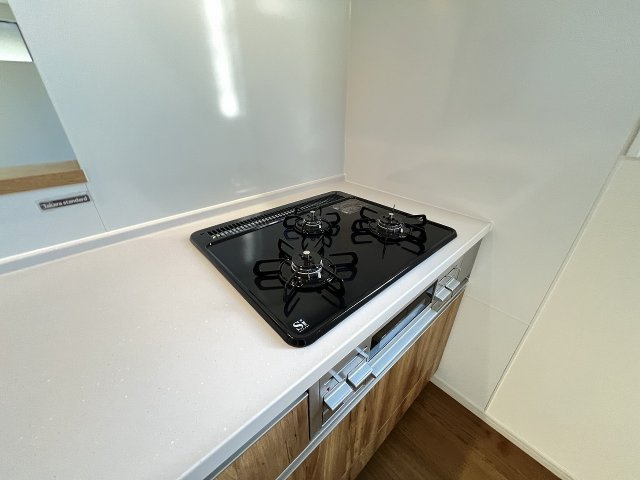 【キッチン】 | 福岡市早良区有田5丁目1期　1号棟（全3棟）【仲介手数料無料・0円】 | 現地写真。