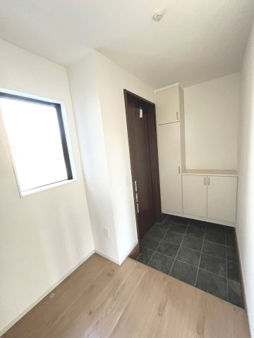 【玄関】 | 福岡市早良区有田5丁目1期　1号棟（全3棟）【仲介手数料無料・0円】 | 現地写真。