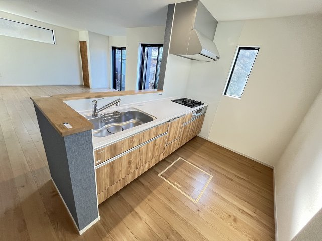 【キッチン】 | 福岡市早良区有田5丁目1期　1号棟（全3棟）【仲介手数料無料・0円】 | 現地写真。