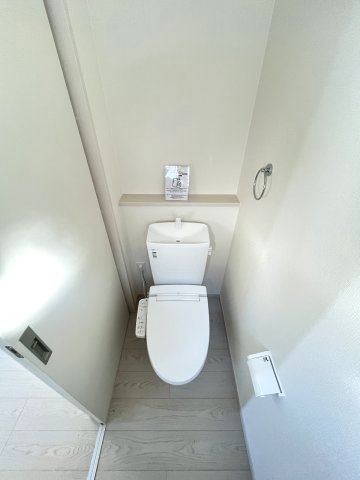 【トイレ】 | 福岡市早良区干隈5丁目1期　3号棟（全3棟）【仲介手数料無料・0円】 | 現地写真。1階のトイレです。