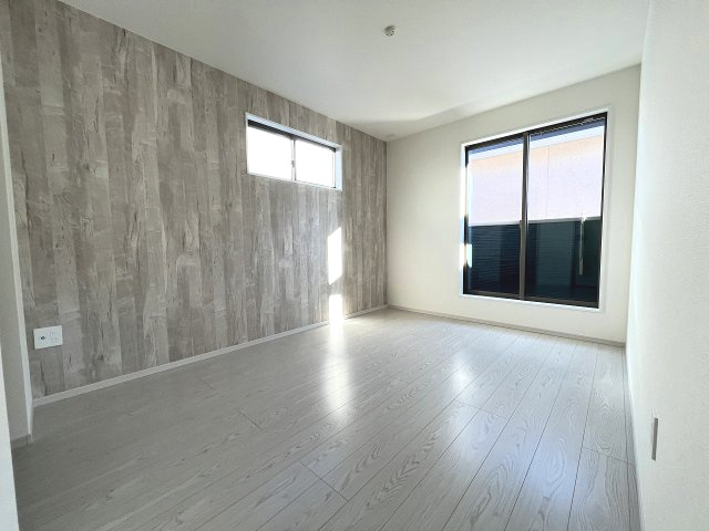 【寝室】 | 福岡市早良区干隈5丁目1期　3号棟（全3棟）【仲介手数料無料・0円】 | 現地写真。2階主寝室です。