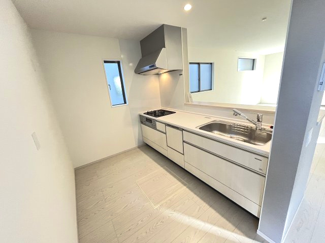 【キッチン】 | 福岡市早良区干隈5丁目1期　3号棟（全3棟）【仲介手数料無料・0円】 | 現地写真。