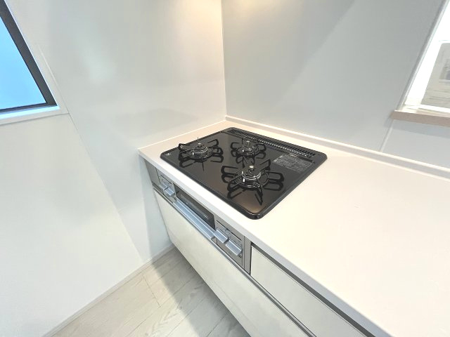 【キッチン】 | 福岡市早良区干隈5丁目1期　3号棟（全3棟）【仲介手数料無料・0円】 | 現地写真。