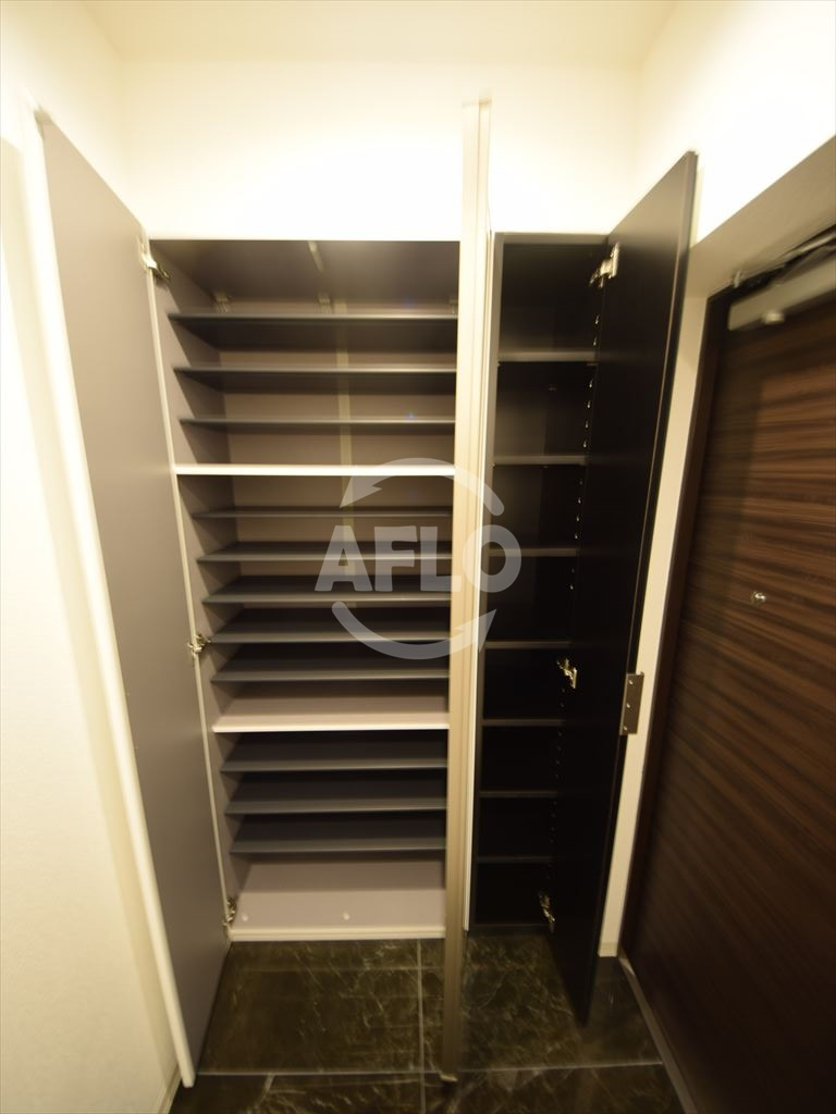 アマデウス北堀江　堀江小学校区の収納|アマデウス北堀江　下足入れ