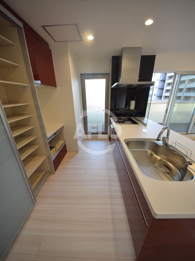 アマデウス北堀江　堀江小学校区のキッチン|アマデウス北堀江　キッチン裏スペース