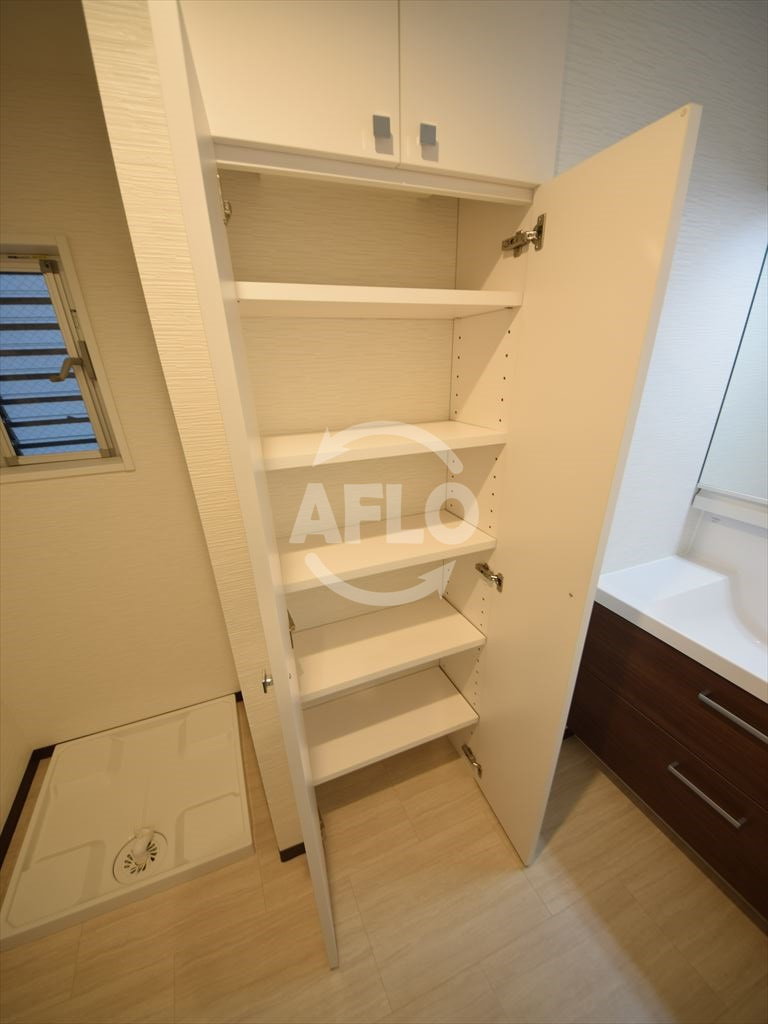 アマデウス北堀江　堀江小学校区の収納|アマデウス北堀江　洗面所収納棚