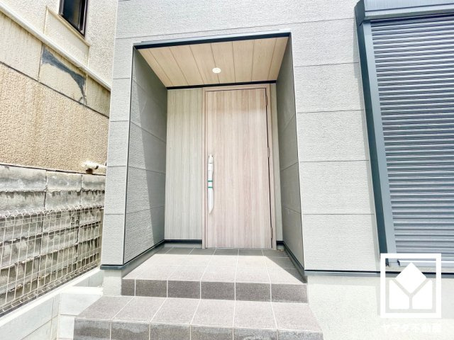 伏見区深草直違橋片町の玄関