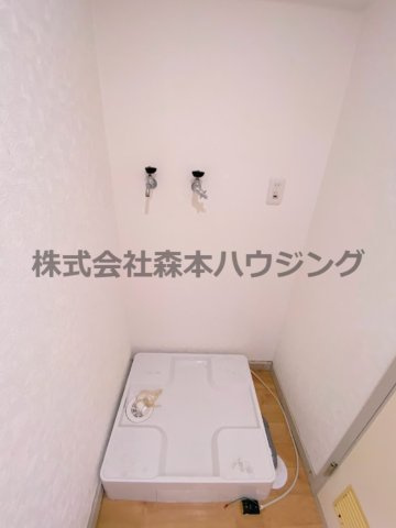【設備】 | 　にしまちハイツ | 室内洗濯機置き場です