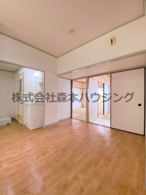 【居間・リビング】 | 　にしまちハイツ | ゆったりとした居間です