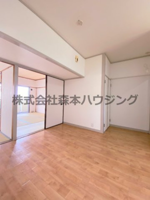 【居間・リビング】 | 　にしまちハイツ | 使いやすい居間です